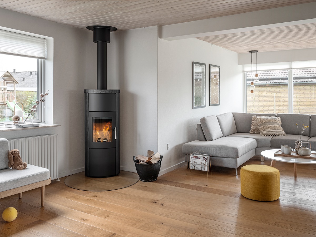 http://www.poeleschemineesetcie.com/wp-content/uploads/2019/12/heta-scan-line-820-S-blackwood.jpg